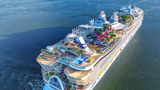 Siêu du thuyền lớn nhất thế giới chính thức hạ thủy