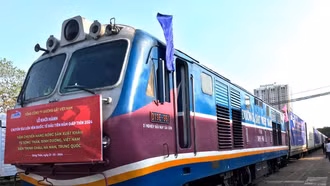 Khởi hành chuyến tàu liên vận quốc tế đầu tiên năm Giáp Thìn 2024 từ Bình Dương đi Trung Quốc