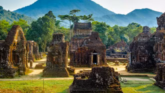 Báo nước ngoài gợi ý những điểm đến hàng đầu ở miền Trung Việt Nam