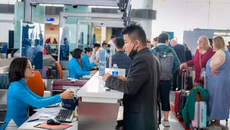 Sắp tăng trần giá vé máy bay