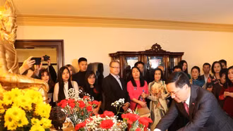 Người Việt tại Canada tổ chức lễ Giỗ Tổ, duy trì bản sắc văn hóa dân tộc