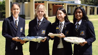 Trường chuyên các nước tuyển học sinh thế nào