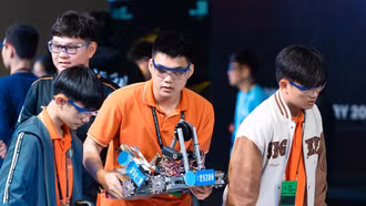 Học sinh Đà Nẵng giành suất sang Mỹ thi chế tạo và vận hành robot