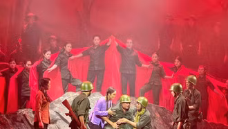 Tìm giải pháp để sân khấu Việt "cất cánh": Một bài toán khó