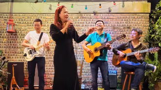 Phong guitar và mùa Xuân chiến sĩ