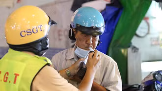 Tiếp tục đề xuất cấm tuyệt đối nồng độ cồn với tài xế