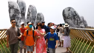 Đà Nẵng tung nhiều ưu đãi trước kỳ du lịch hè, khách "giật mình" vì giá quá rẻ