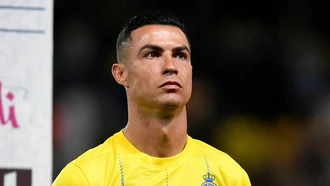 Ronaldo rút lui khỏi trận tái đấu Messi