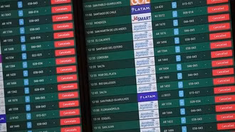 Hơn 400 chuyến bay bị hủy, hàng không Argentina tê liệt vì đình công