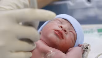 Em bé đầu tiên ở Việt Nam được sửa tim khi còn nằm trong bụng mẹ chào đời