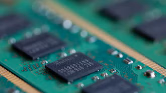 Việt Nam - "Ngôi sao đang lên" trên thị trường bán dẫn