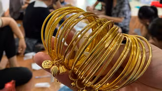 Kiểm tra 3 cửa hàng vi phạm kinh doanh, thu giữ hàng nghìn sản phẩm trang sức mỹ ký 