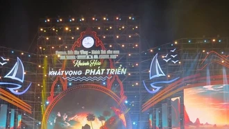 Rực rỡ sắc màu trong đêm khai mạc Festival Biển lần thứ 10