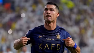 Ronaldo - cầu thủ chuyên nghiệp đầu tiên chạm mốc 850 bàn