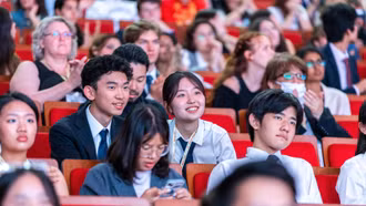 Cuộc thi tranh biện lớn nhất thế giới lần đầu tổ chức tại Việt Nam