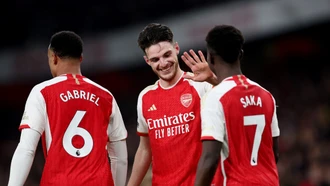 Arsenal thắng đậm Newcastle, Man City vất vả có 3 điểm