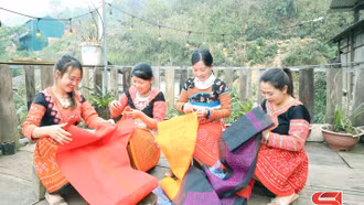 Giữ gìn, phát huy bản sắc văn hóa dân tộc