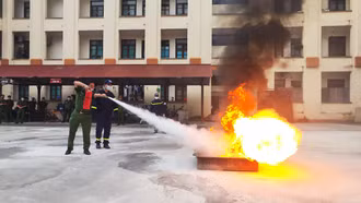 Gần 400 cán bộ, chiến sỹ được tập huấn nghiệp vụ về phòng cháy chữa cháy
