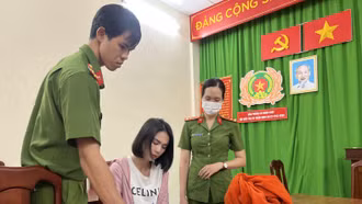 Công an TP.HCM khởi tố, bắt tạm giam người mẫu Ngọc Trinh