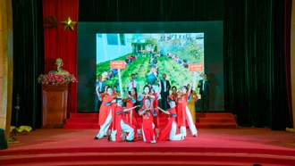 Tuyên dương khen thưởng các nhà giáo tiêu biểu