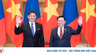 Chủ tịch Quốc hội Vương Đình Huệ hội kiến Tổng thống Mông Cổ