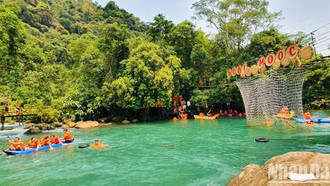 Quảng Bình: Nhiều điểm du lịch thu hút lượng lớn du khách