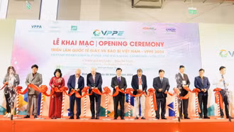 Khai mạc 2 triển lãm quốc tế tại Bình Dương