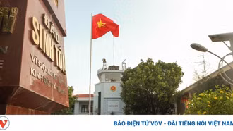 Thiêng liêng Lễ chào cờ sáng mùng 1 Tết trên Quần đảo Trường Sa