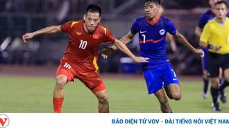 Văn Quyết ghi điểm với HLV Troussier?