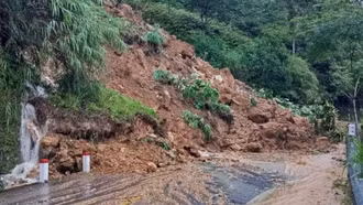 Mường Khương: Sạt taluy, nhiều tuyến đường bị chia cắt tạm thời