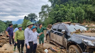 Chủ tịch UBND tỉnh Trịnh Xuân Trường kiểm tra, chỉ đạo công tác khắc phục hậu quả sau lũ ống tại Nậm Cang