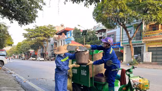 Cảnh giác khi nộp tiền thu gom, vận chuyển rác sinh hoạt