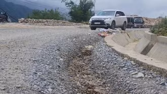 Tỉnh lộ 152 (thị xã Sa Pa) - đang nâng cấp nhưng có nhiều tồn tại