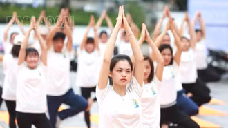 Ấn tượng màn đồng diễn "Yoga trong sương"