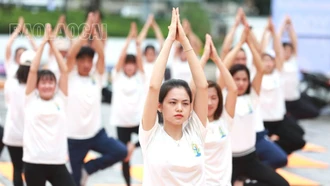 Ấn tượng màn đồng diễn "Yoga trong sương"