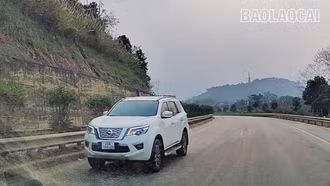 Điều khiển xe ô tô ngược chiều trên cao tốc, người đàn ông bị phạt 17 triệu đồng, tước bằng lái 6 tháng