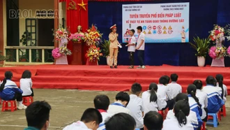 Giáo viên, học sinh chấp hành nghiêm các quy về định đảm bảo trật tự an toàn giao thông