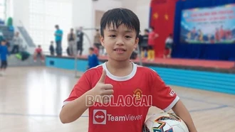 Lào Cai: Nam sinh 11 tuổi trúng tuyển lớp bóng đá trẻ Viettel