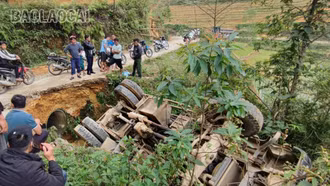 Xe tải gặp nạn, rất may không có thiệt hại về người