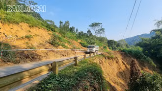 Nhiều khó khăn trong khắc phục thiệt hại hạ tầng giao thông sau mưa lũ