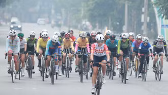 205 cua-rơ tham gia đua đường trường Giải đua xe đạp quốc tế “Một đường đua - hai quốc gia”