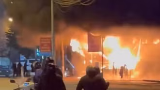 Chập ổ điện, quán rửa xe bốc cháy