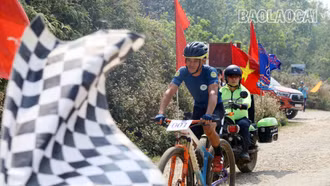 Giải đua xe đạp “Đi giữa mùa hoa đỗ quyên” năm 2024 thành công tốt đẹp