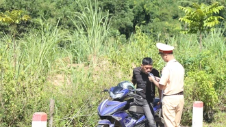 Văn Bàn: Xử lý 17 cán bộ, đảng viên trong hơi thở có nồng độ cồn khi điều khiển phương tiện giao thông