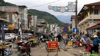 Cần quyết liệt hơn trong xử lý vi phạm trật tự đô thị tại phường Sa Pa