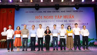 Bế mạc Hội nghị tập huấn về lãnh đạo, quản lý văn học, nghệ thuật trong tình hình mới