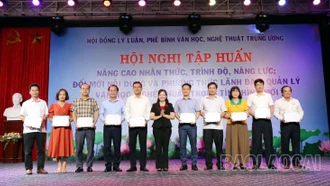 Bế mạc Hội nghị tập huấn về lãnh đạo, quản lý văn học, nghệ thuật trong tình hình mới