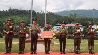 Thứ trưởng Bộ Công an Trần Quốc Tỏ dự Lễ ra mắt lực lượng tham gia bảo vệ an ninh, trật tự ở cơ sở tại huyện Bát Xát