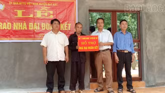 Huyện Bát Xát: Trên 940 triệu đồng ủng hộ Quỹ "Vì người nghèo" năm 2023 