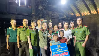 Hội Phụ nữ Công an tỉnh nhận đỡ đầu 14 trẻ em có hoàn cảnh đặc biệt khó khăn